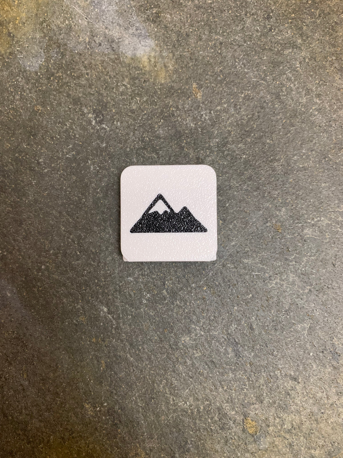 Mountain Peaks Hat Clip